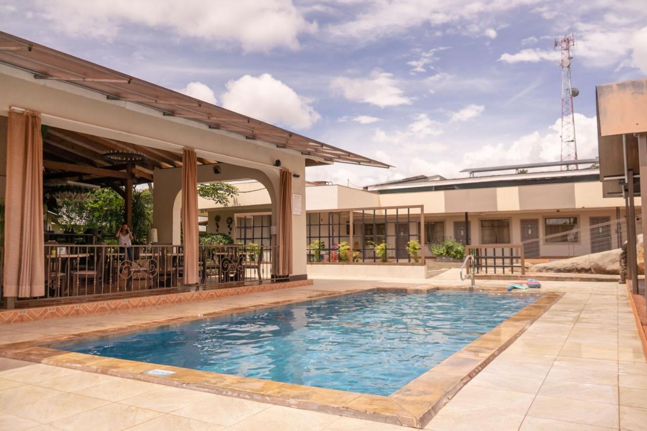 Hotel Zima San Isidro De El General ภายนอก รูปภาพ