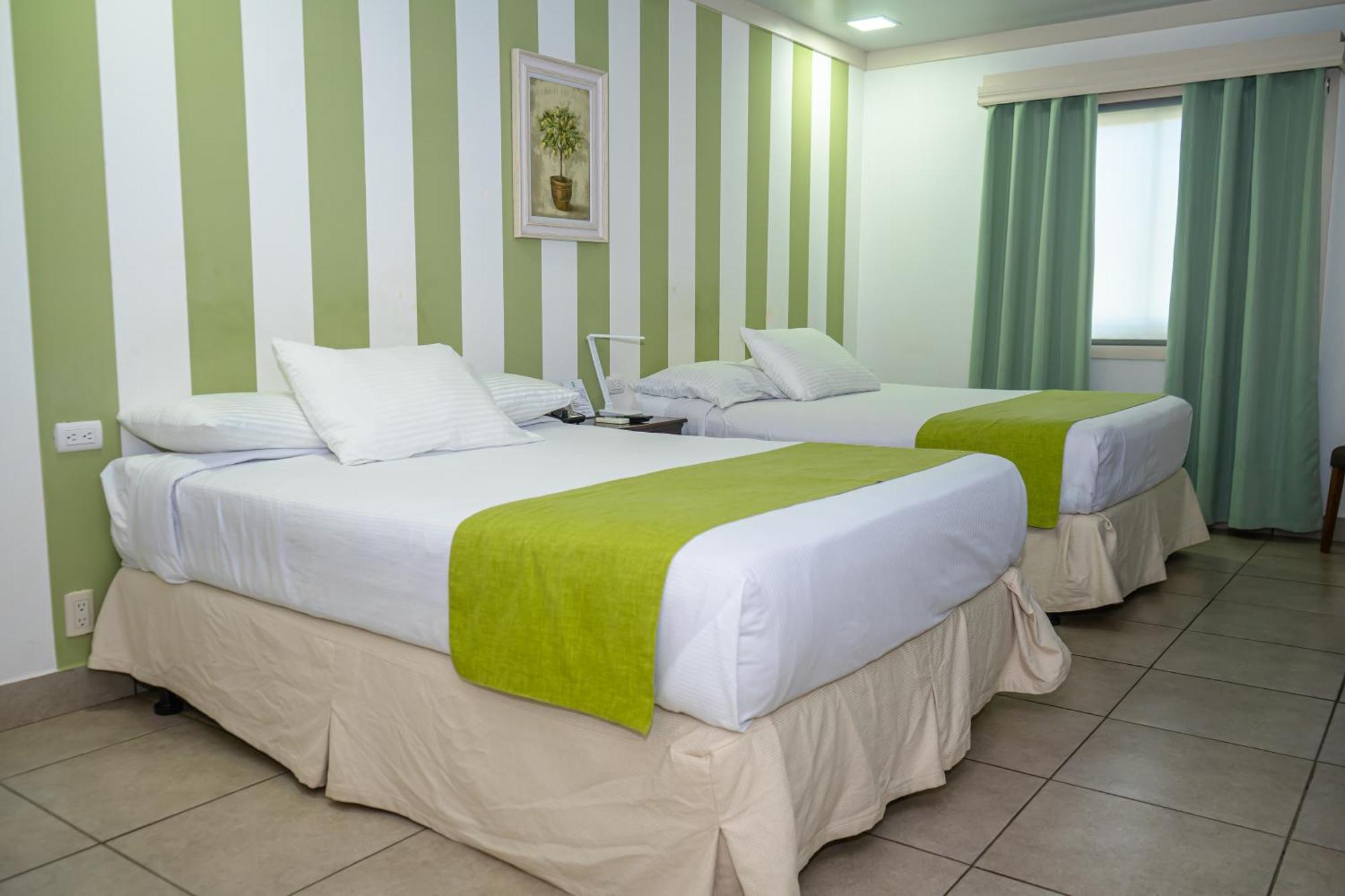 Hotel Zima San Isidro De El General ภายนอก รูปภาพ