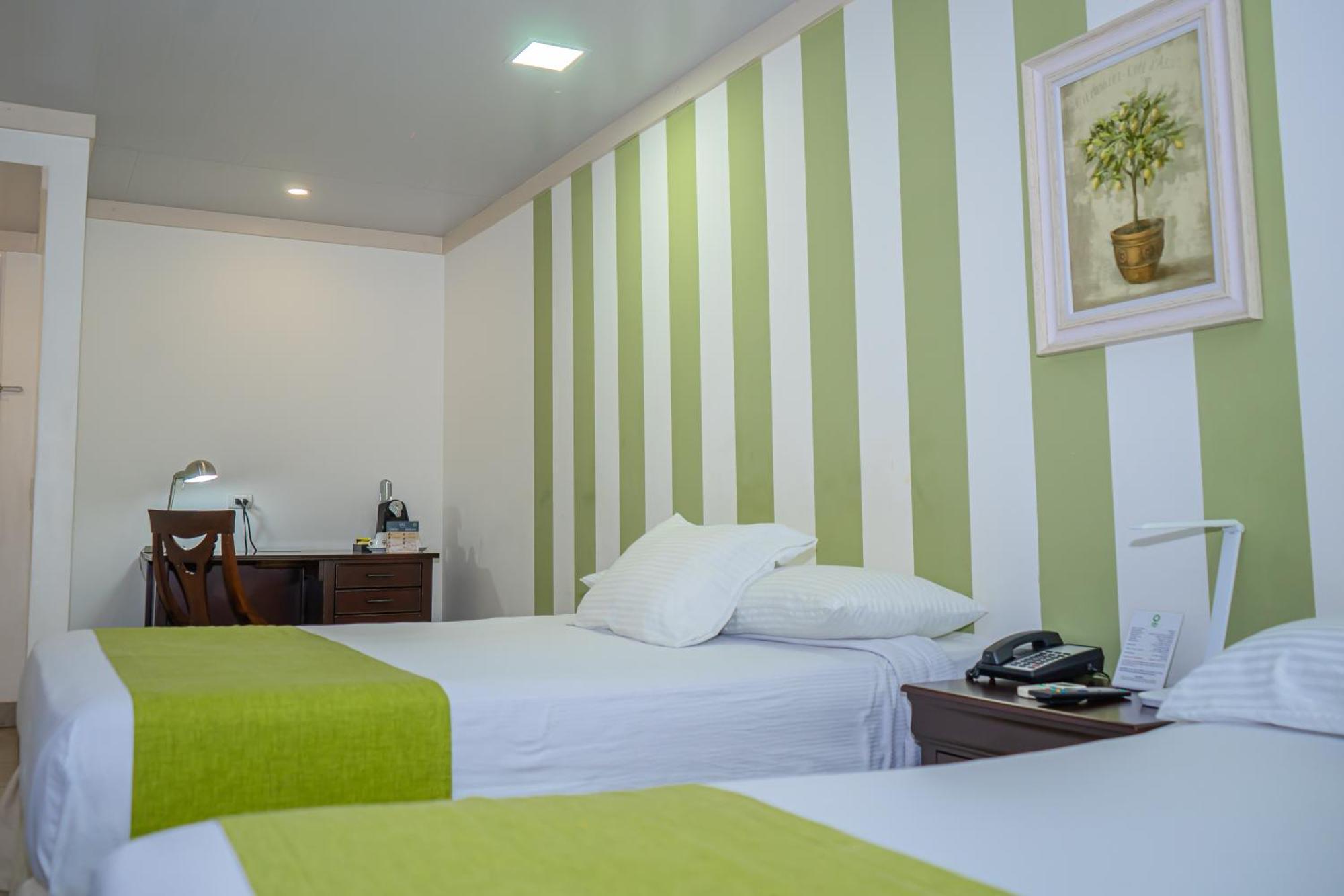 Hotel Zima San Isidro De El General ภายนอก รูปภาพ