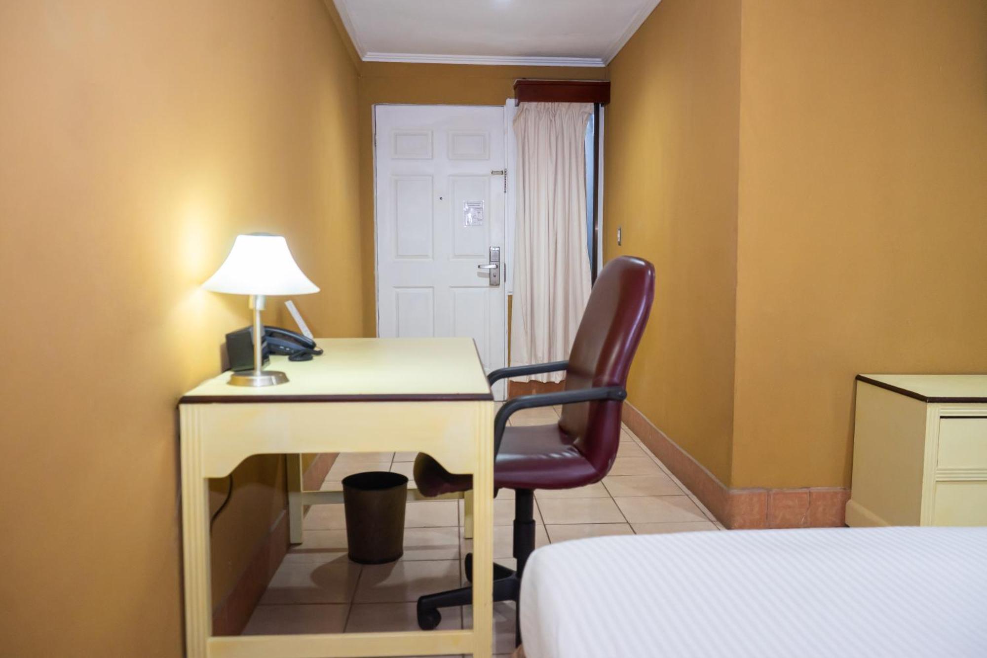 Hotel Zima San Isidro De El General ภายนอก รูปภาพ